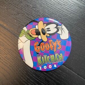 Disney Parks Goofys Kitchen 2004 Souvenir‎ Button Pin Disneyland Hotel Vintage